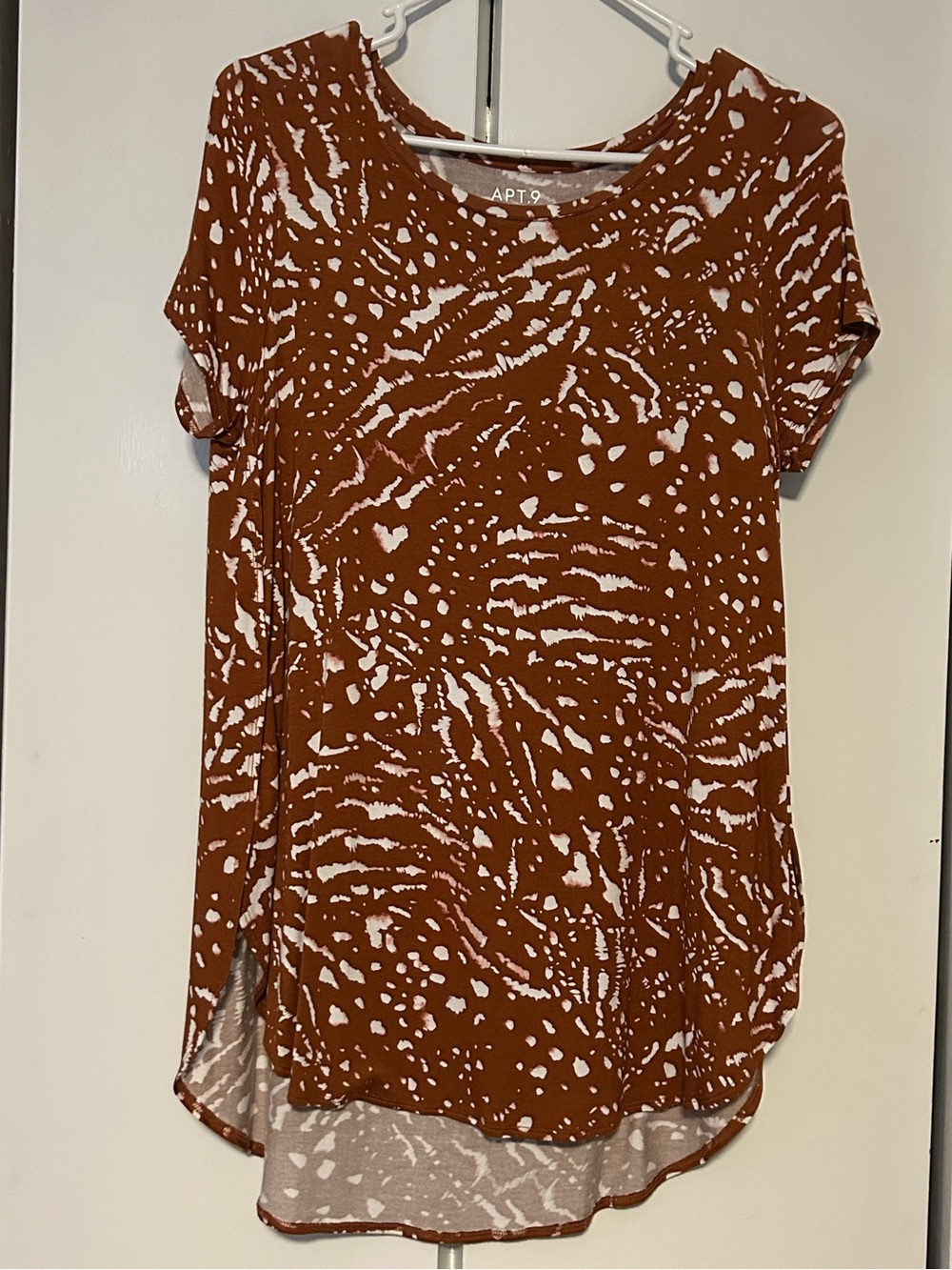Apt. 9 Women's Rust and White Short-Sleeve Patterned Tee Size M